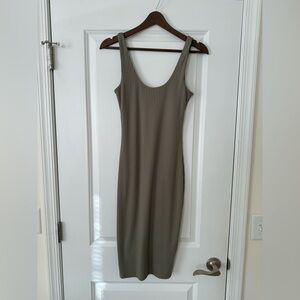 Heart & Hips Olive Midi Ribbed Dress